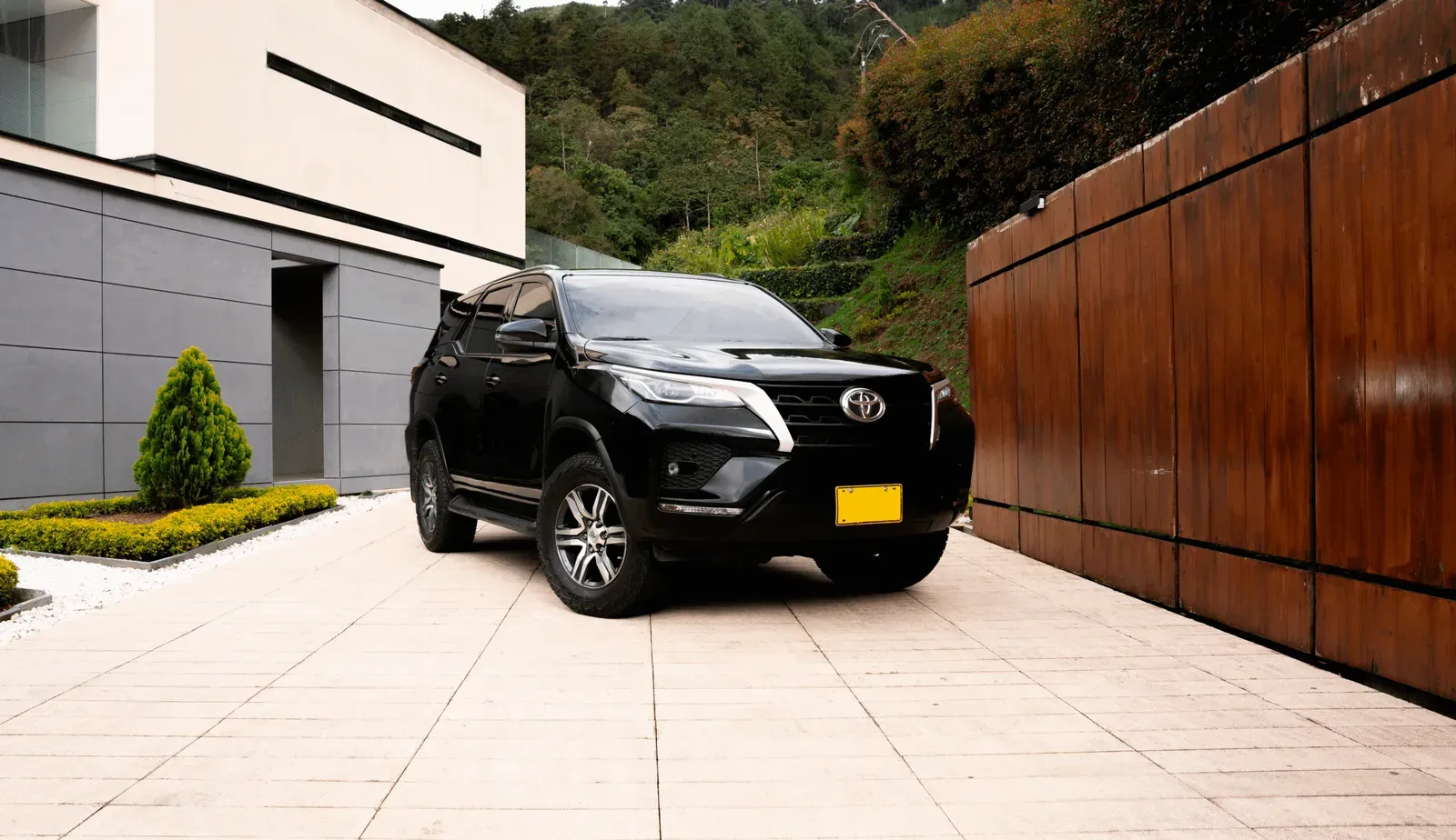 Luxury Full-Size SUV