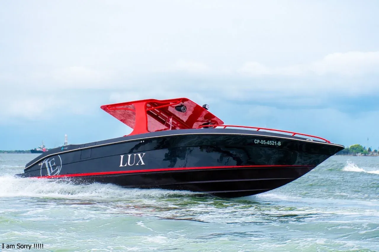 Lux gallery photo 6